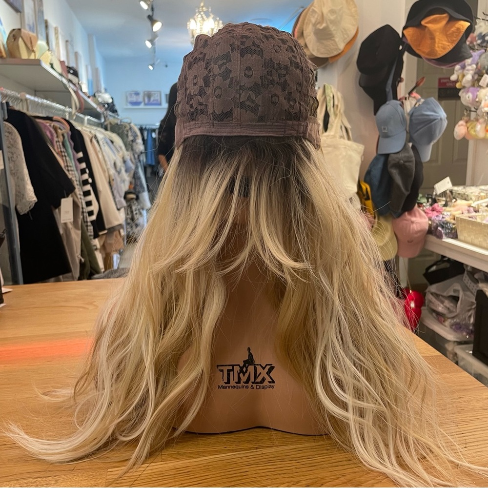 Human hair blend ombré blonde layered wave wig - Picture 10 of 11